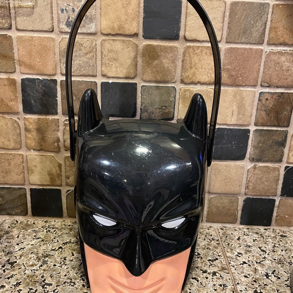 Batman Easter Pail - Picture 2 of 13